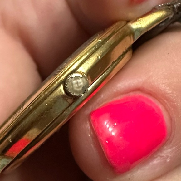 Men’s Vintage 3000m Gucci Gold Plated Quartz Wrist Watch - Picture 6 of 9